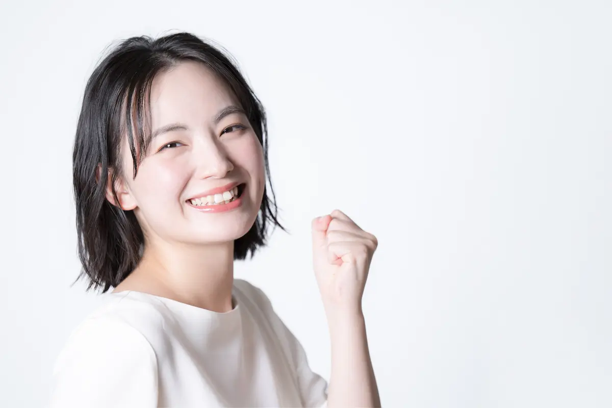 励ましの言葉をかける女性